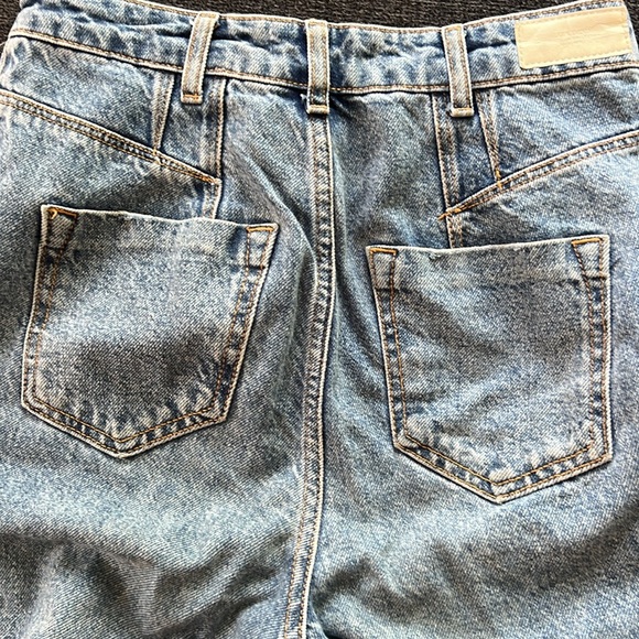 Zara jeans LIKE BRAND NEW - Picture 3 of 4